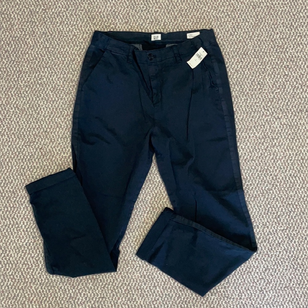 NWT. GAP Navy Girlfriend Chinos 8 Tall (new)